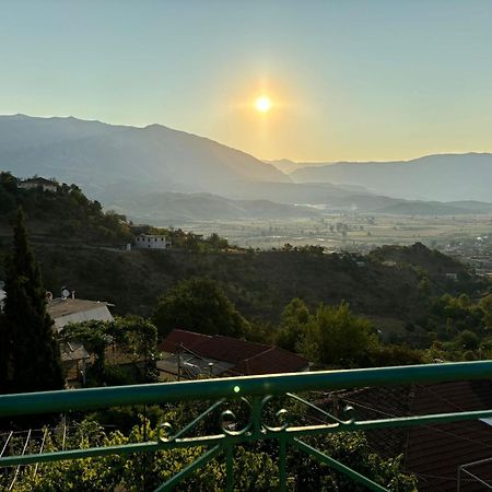 Relax Camping Gjirokastër Eksteriør billede