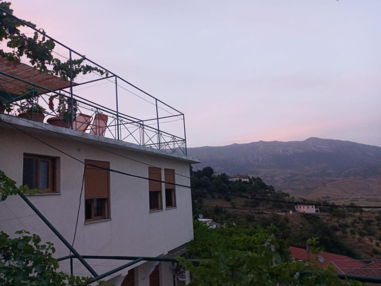Relax Camping Gjirokastër Eksteriør billede