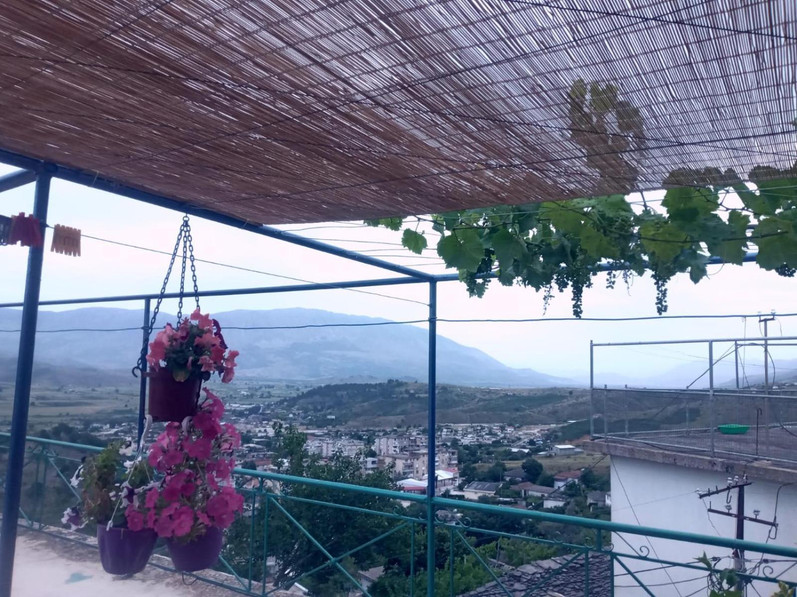 Relax Camping Gjirokastër Eksteriør billede