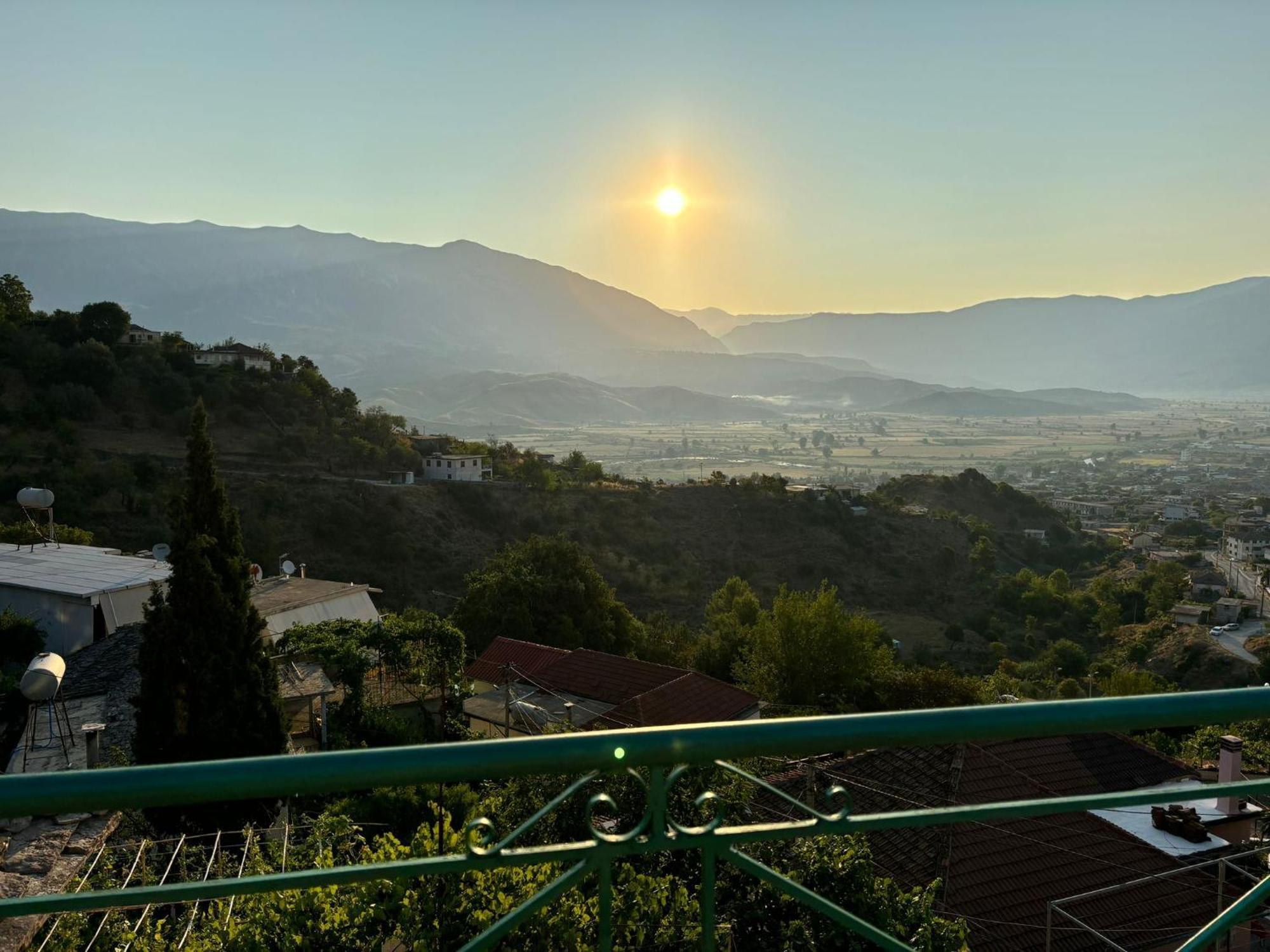 Relax Camping Gjirokastër Eksteriør billede